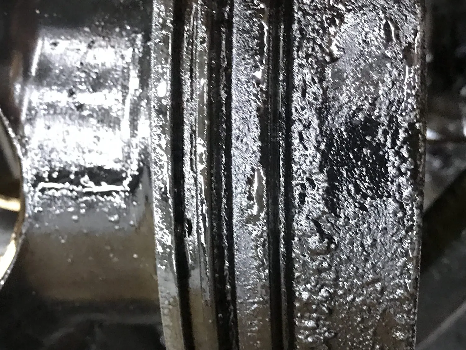 Before: hard carbon on the ring belt and in the grooves.