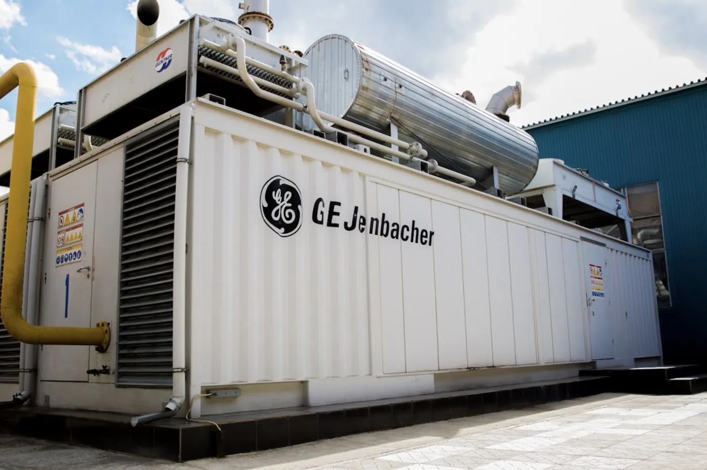 Containerised gas engine generator set at a biogas CHP plant