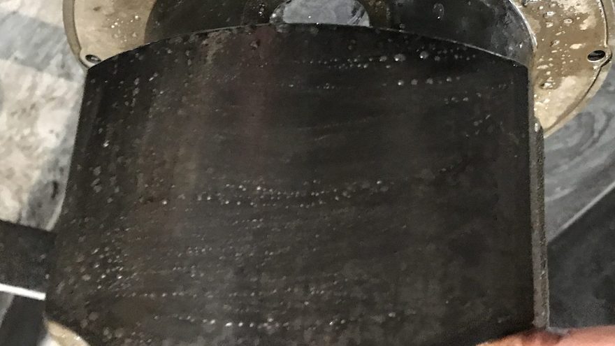 Piston skirt before cleaning