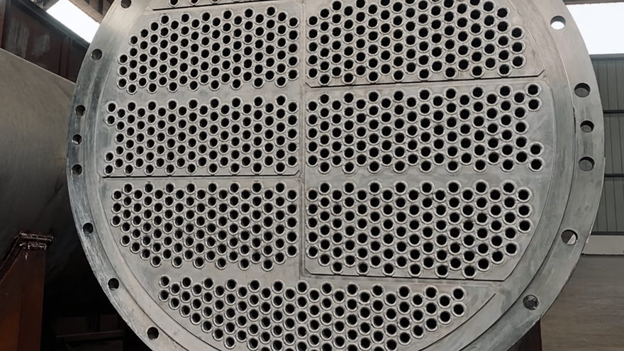 Tube bundle and tubesheet