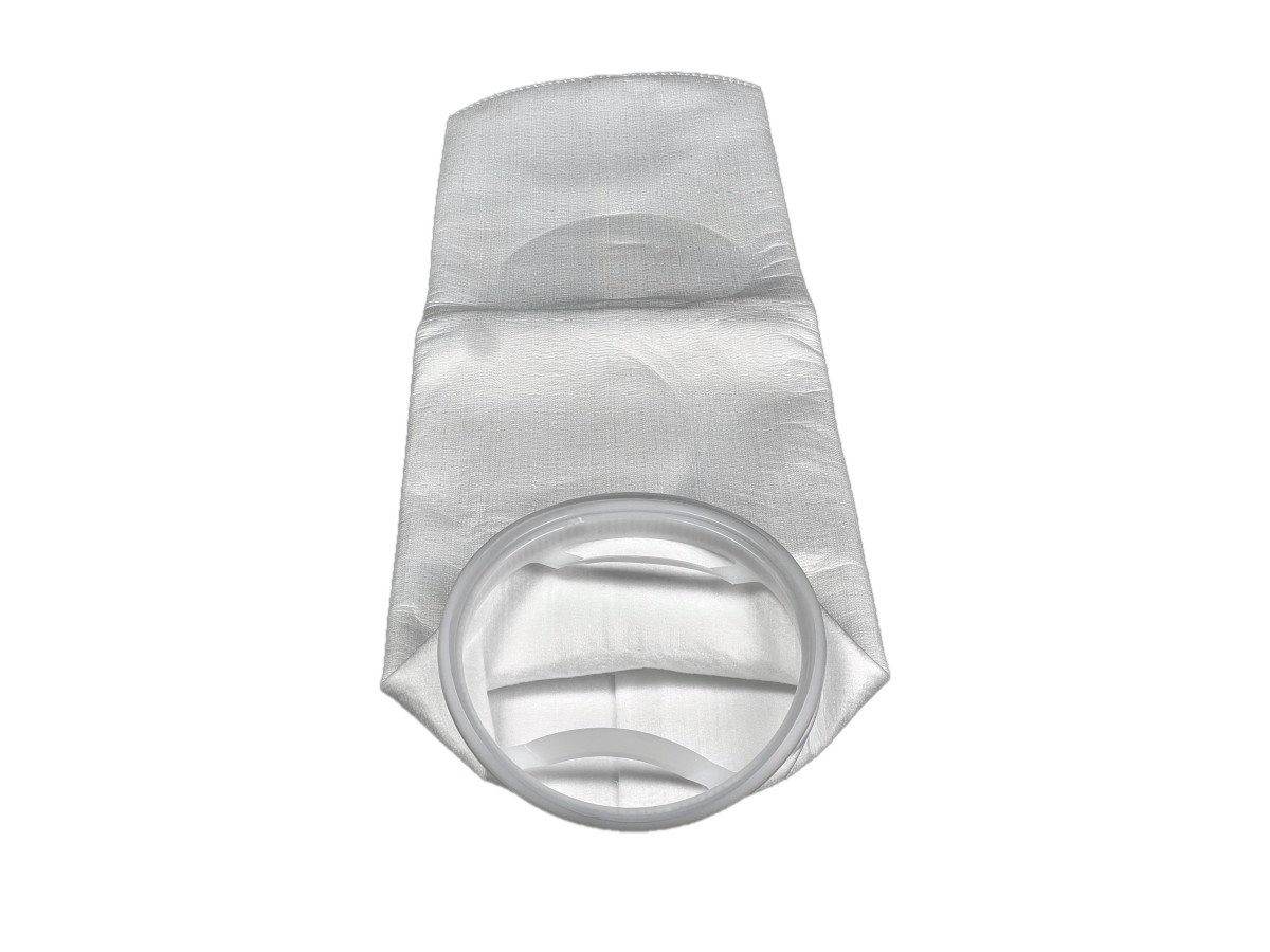 Needlefelt filter bag and moulded polypropylene collar