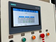Misonics SonoLine automated ultrasonic cleaning line &mdash; HMI main screen &mdash; three stations, live tank temperatures