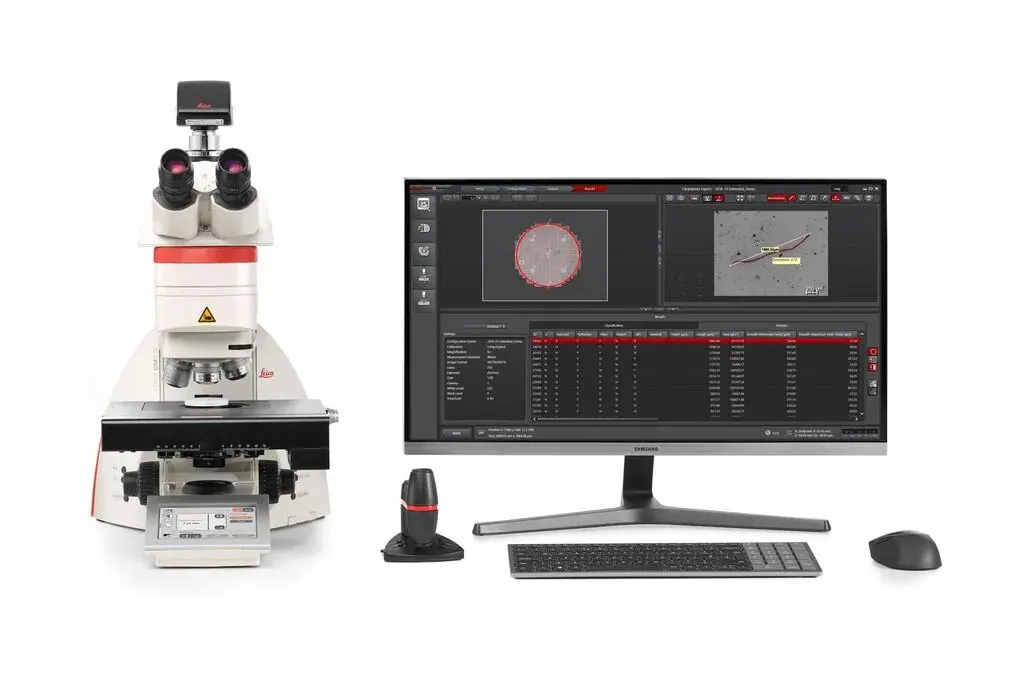 Leica DM6 M microscope with Cleanliness Expert software